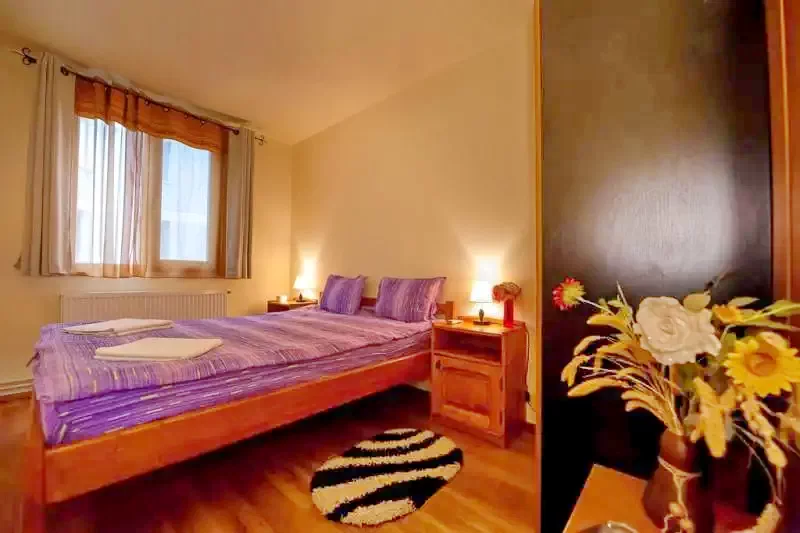 Covasna Cazare | Motel (K1365-21) Imaginea poate fi supusă drepturilor de autor. Se recomandă contactarea titularului drepturilor.