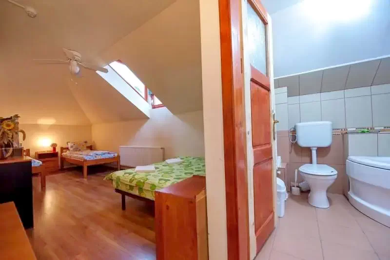 Kovászna Szállás | Motel (K1365-22) A kép szerzői jogvédelem alatt állhat. Javasolt a kapcsolatfelvétel a jog tulajdonossal.