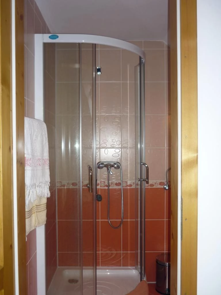 Ciceu Cazare | Cabană (K0270-10) Imaginea poate fi supusă drepturilor de autor. Se recomandă contactarea titularului drepturilor. Ciceu Cazare | Cabană (K0270-10) Imaginea poate fi supusă drepturilor de autor. Se recomandă contactarea titularului drepturilor.