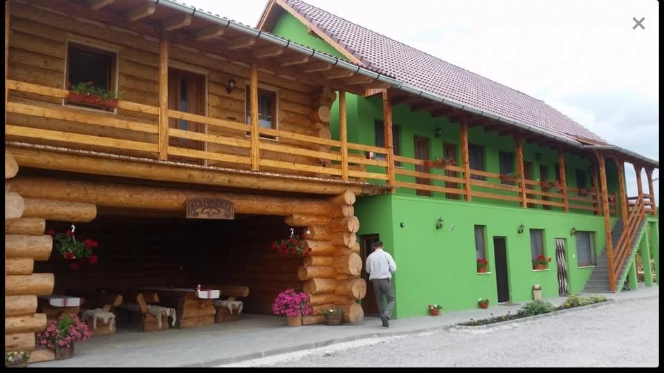 Lupeni Cazare | Motel (K1553-1) Imaginea poate fi supusă drepturilor de autor. Se recomandă contactarea titularului drepturilor.