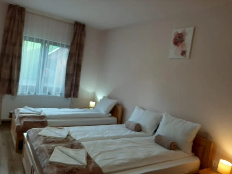 Farkaslaka Szállás | Motel (K1553-12) A kép szerzői jogvédelem alatt állhat. Javasolt a kapcsolatfelvétel a jog tulajdonossal.