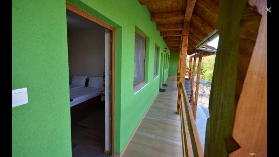 Lupeni Cazare | Motel (K1553-19) Imaginea poate fi supusă drepturilor de autor. Se recomandă contactarea titularului drepturilor.