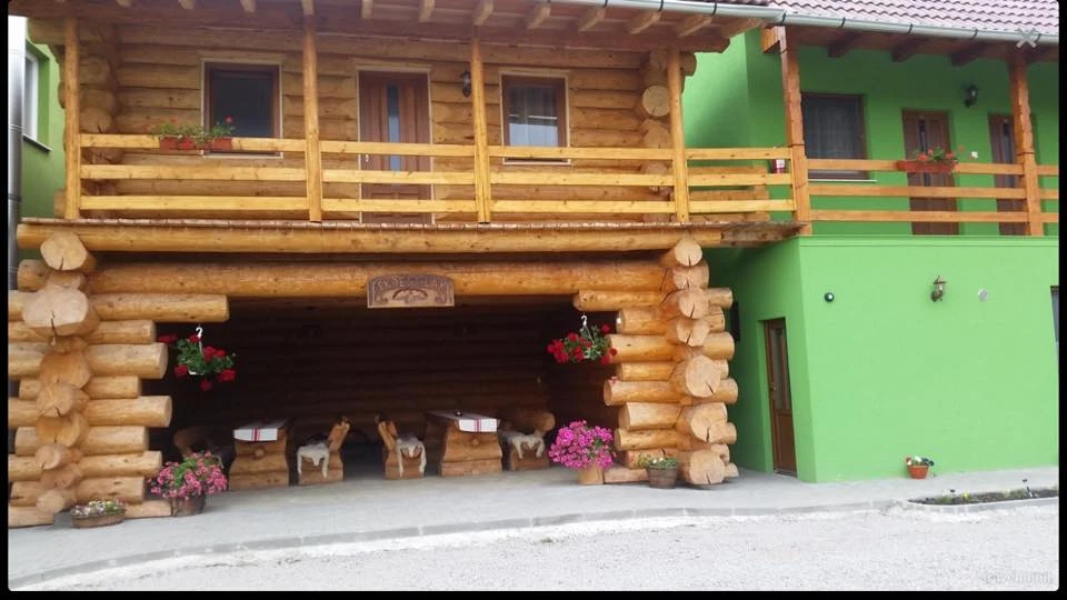 Lupeni Cazare | Motel (K1553-29) Imaginea poate fi supusă drepturilor de autor. Se recomandă contactarea titularului drepturilor.