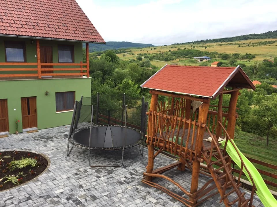 Lupeni Cazare | Motel (K1553-32) Imaginea poate fi supusă drepturilor de autor. Se recomandă contactarea titularului drepturilor.