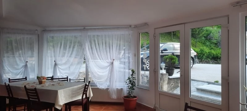 Gyilkostó Szállás | Motel (K0922-2) A kép szerzői jogvédelem alatt állhat. Javasolt a kapcsolatfelvétel a jog tulajdonossal.