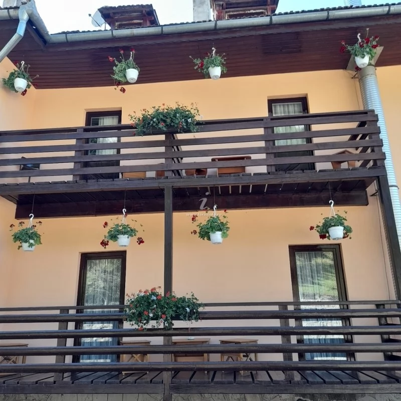 Gyilkostó Szállás | Panzió (K0922-13) A kép szerzői jogvédelem alatt állhat. Javasolt a kapcsolatfelvétel a jog tulajdonossal. Gyilkostó Szállás | Panzió (K0922-13) A kép szerzői jogvédelem alatt állhat. Javasolt a kapcsolatfelvétel a jog tulajdonossal.