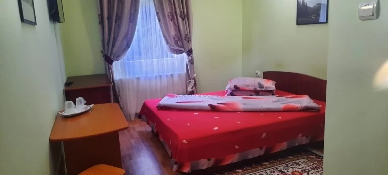 Gyilkostó Szállás | Panzió (K0922-18) A kép szerzői jogvédelem alatt állhat. Javasolt a kapcsolatfelvétel a jog tulajdonossal. Gyilkostó Szállás | Panzió (K0922-18) A kép szerzői jogvédelem alatt állhat. Javasolt a kapcsolatfelvétel a jog tulajdonossal.