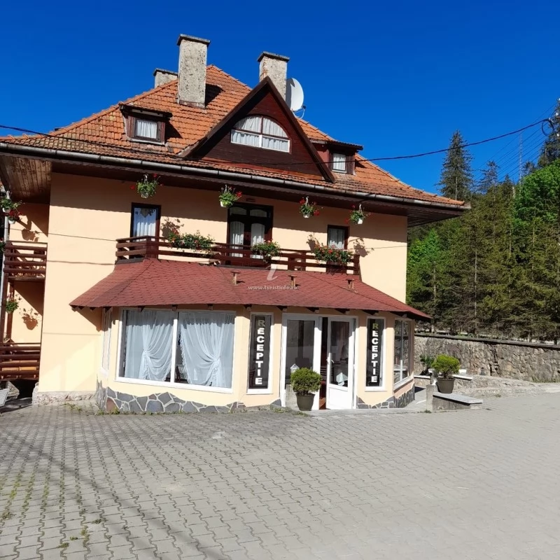 Gyilkostó Szállás | Motel (K0922-28) A kép szerzői jogvédelem alatt állhat. Javasolt a kapcsolatfelvétel a jog tulajdonossal.