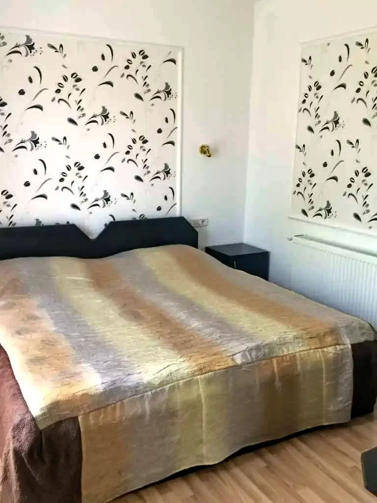 Várasfenes Szállás | Motel (K1038-9) A kép szerzői jogvédelem alatt állhat. Javasolt a kapcsolatfelvétel a jog tulajdonossal.