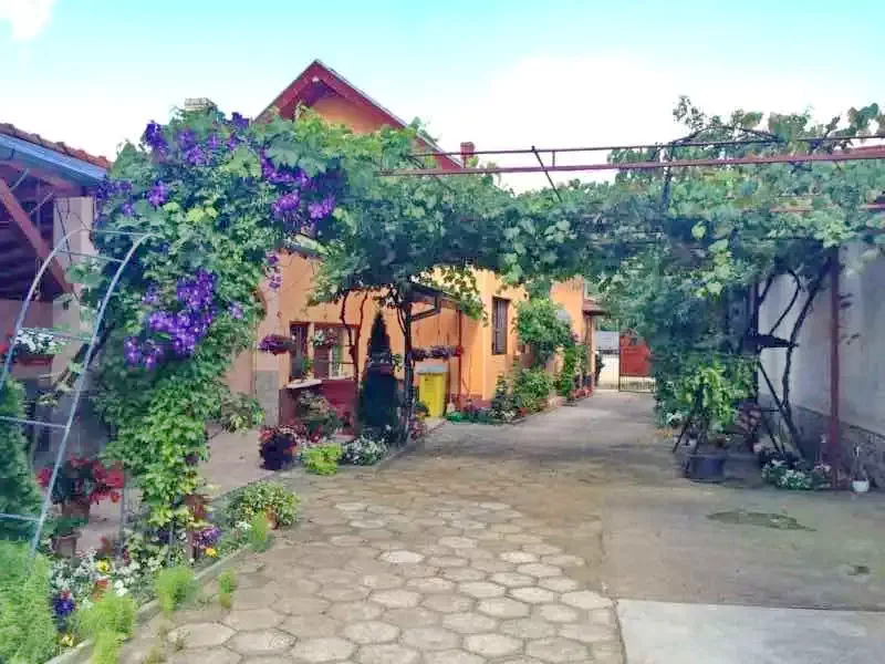 Várasfenes Szállás | Motel (K1038-16) A kép szerzői jogvédelem alatt állhat. Javasolt a kapcsolatfelvétel a jog tulajdonossal.