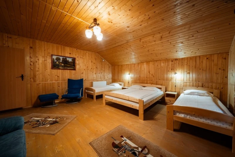 Izvoare Cazare | Cabană (K0225-10) Imaginea poate fi supusă drepturilor de autor. Se recomandă contactarea titularului drepturilor. Izvoare Cazare | Cabană (K0225-10) Imaginea poate fi supusă drepturilor de autor. Se recomandă contactarea titularului drepturilor.