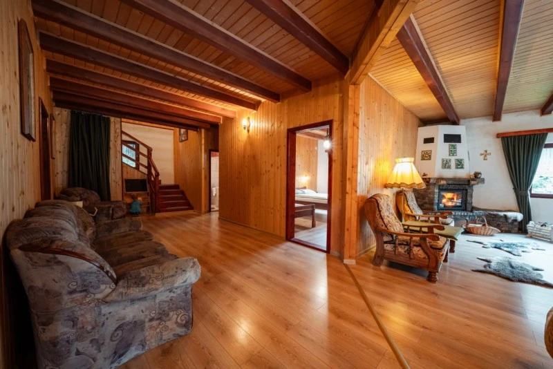 Izvoare Cazare | Cabană (K0225-30) Imaginea poate fi supusă drepturilor de autor. Se recomandă contactarea titularului drepturilor. Izvoare Cazare | Cabană (K0225-30) Imaginea poate fi supusă drepturilor de autor. Se recomandă contactarea titularului drepturilor.