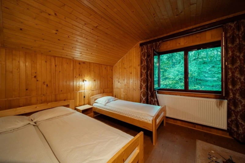 Izvoare Cazare | Cabană (K0225-44) Imaginea poate fi supusă drepturilor de autor. Se recomandă contactarea titularului drepturilor. Izvoare Cazare | Cabană (K0225-44) Imaginea poate fi supusă drepturilor de autor. Se recomandă contactarea titularului drepturilor.