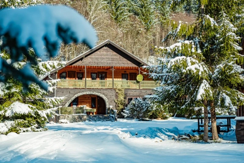 Ivó Szállás | Kulcsosház (K0225-55) A kép szerzői jogvédelem alatt állhat. Javasolt a kapcsolatfelvétel a jog tulajdonossal. Ivó Szállás | Kulcsosház (K0225-55) A kép szerzői jogvédelem alatt állhat. Javasolt a kapcsolatfelvétel a jog tulajdonossal.