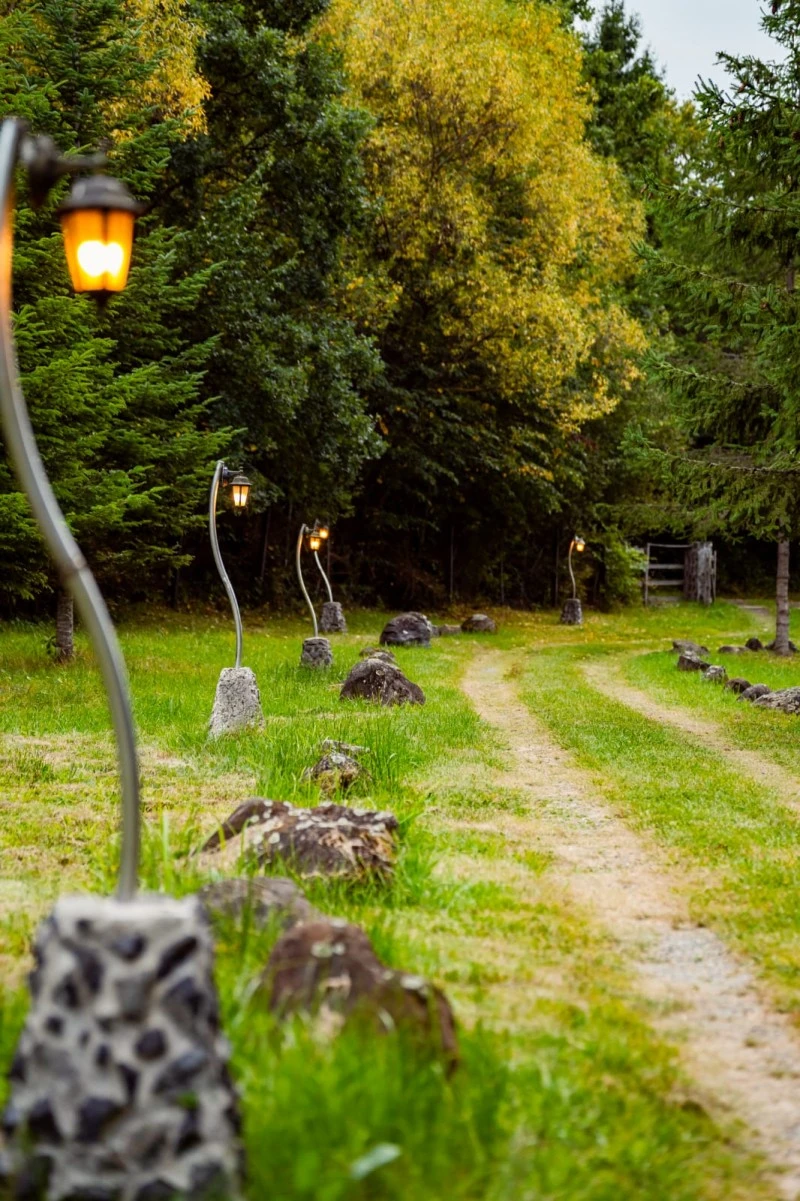 Izvoare Cazare | Sat de vacanță (K0225-68) Imaginea poate fi supusă drepturilor de autor. Se recomandă contactarea titularului drepturilor.