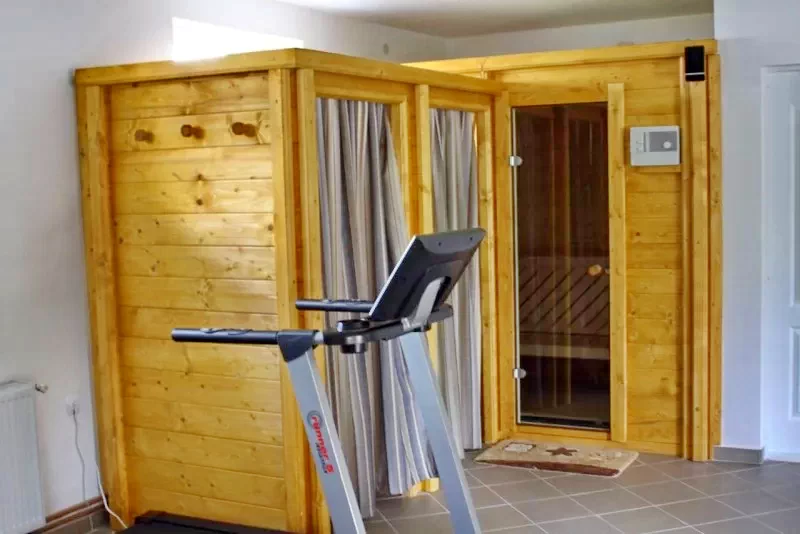 Gyergyószárhegy Szállás | Motel (K1074-6) A kép szerzői jogvédelem alatt állhat. Javasolt a kapcsolatfelvétel a jog tulajdonossal.