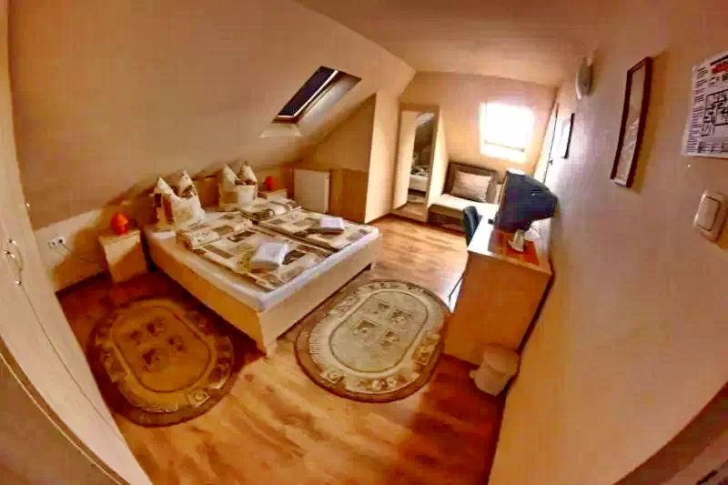 Gyergyószárhegy Szállás | Motel (K1074-18) A kép szerzői jogvédelem alatt állhat. Javasolt a kapcsolatfelvétel a jog tulajdonossal.