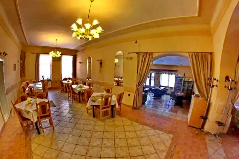 Cazare Lăzarea - Pensiune Castel*** | Gyergyószárhegy - Kastély Panzió***. Imaginea poate fi supusă drepturilor de autor. Se recomandă contactarea titularului drepturilor.