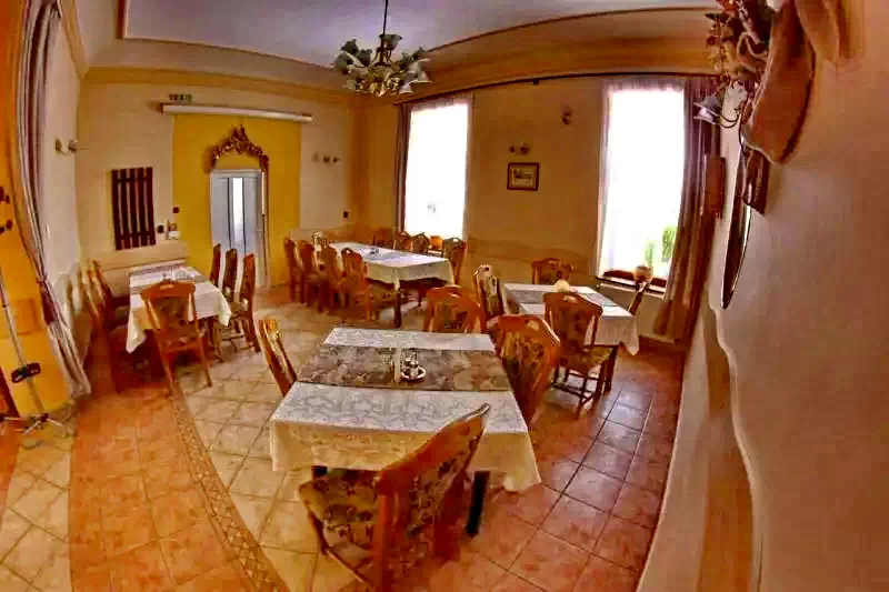 Lăzarea Cazare | Motel (K1074-20) Imaginea poate fi supusă drepturilor de autor. Se recomandă contactarea titularului drepturilor.