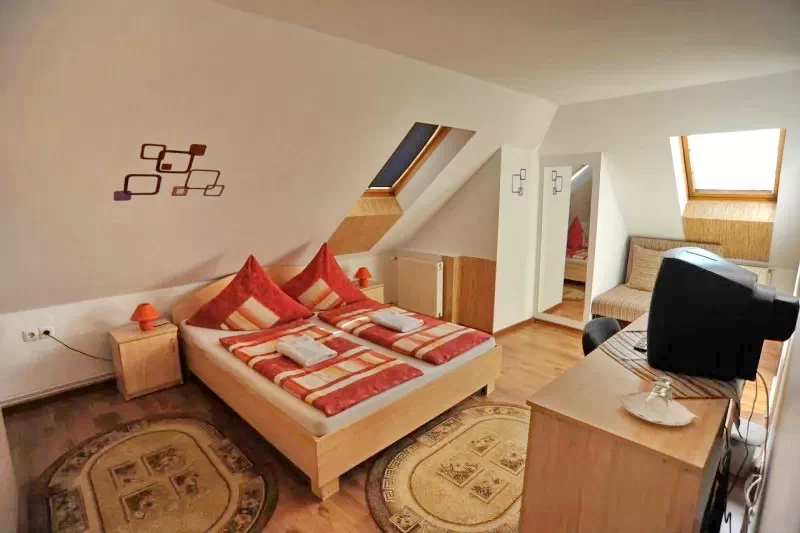 Lăzarea Cazare | Motel (K1074-36) Imaginea poate fi supusă drepturilor de autor. Se recomandă contactarea titularului drepturilor.