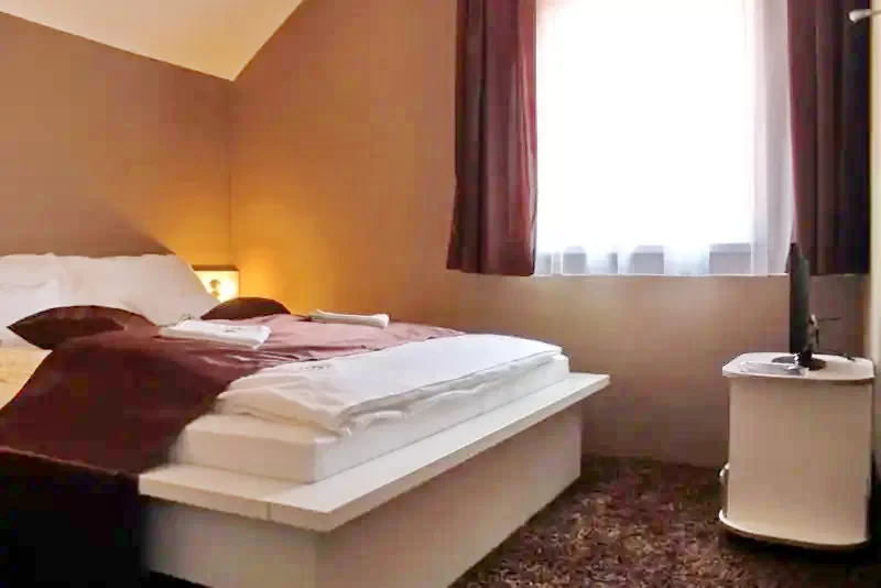  Cazare | Hotel*** (K0681-5) Imaginea poate fi supusă drepturilor de autor. Se recomandă contactarea titularului drepturilor.