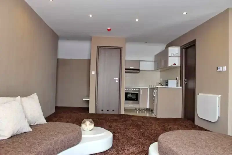  Cazare | Hotel*** (K0681-9) Imaginea poate fi supusă drepturilor de autor. Se recomandă contactarea titularului drepturilor.