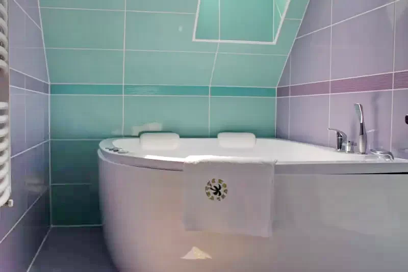  Cazare | Hotel*** (K0681-18) Imaginea poate fi supusă drepturilor de autor. Se recomandă contactarea titularului drepturilor.