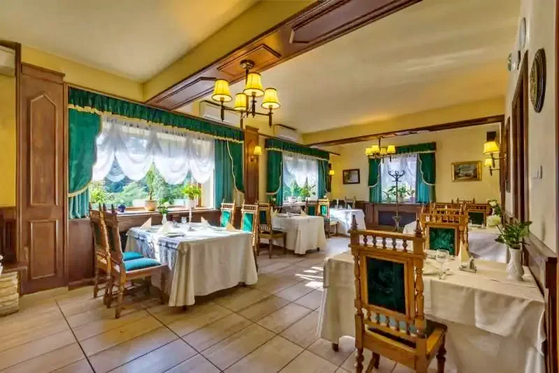 Mișcolț Cazare | Hotel*** (K0856-1) Imaginea poate fi supusă drepturilor de autor. Se recomandă contactarea titularului drepturilor.