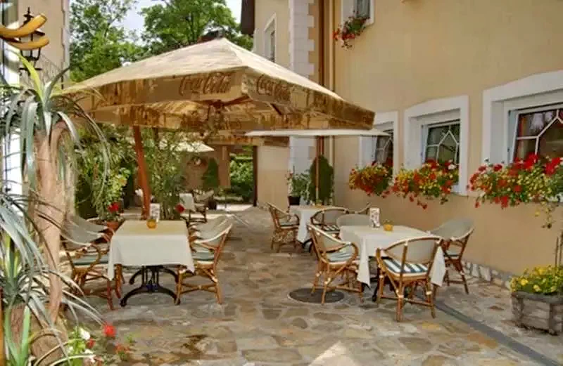 Mișcolț Cazare | Hotel*** (K0856-9) Imaginea poate fi supusă drepturilor de autor. Se recomandă contactarea titularului drepturilor.