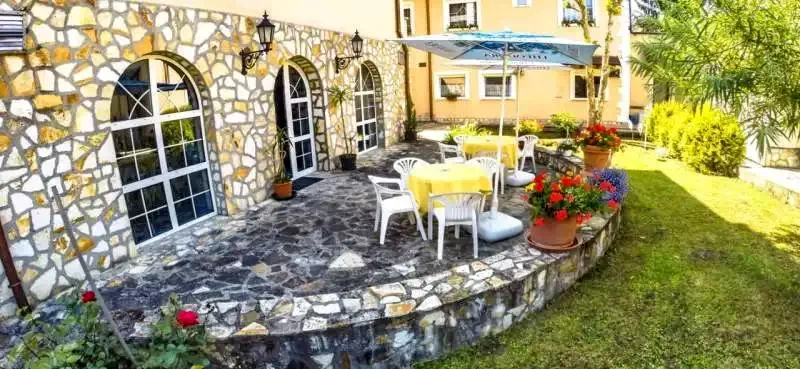 Mișcolț Cazare | Hotel*** (K0856-40) Imaginea poate fi supusă drepturilor de autor. Se recomandă contactarea titularului drepturilor.