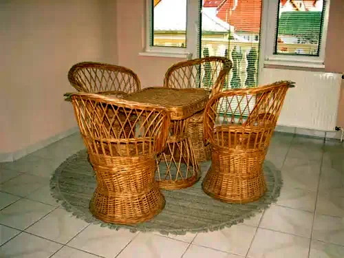  Cazare | Cabană (K0795-2) Imaginea poate fi supusă drepturilor de autor. Se recomandă contactarea titularului drepturilor.