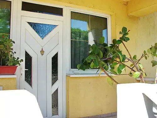  Cazare | Cabană (K0795-11) Imaginea poate fi supusă drepturilor de autor. Se recomandă contactarea titularului drepturilor.