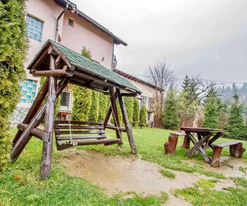 Bran Cazare | Pensiune (K0060-54) Imaginea poate fi supusă drepturilor de autor. Se recomandă contactarea titularului drepturilor.