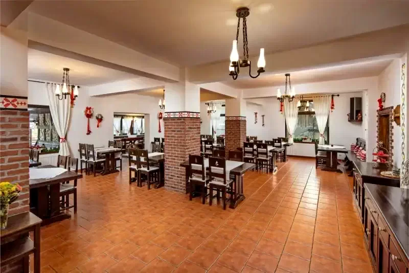 Zărnești Cazare | Motel (K1118-2) Imaginea poate fi supusă drepturilor de autor. Se recomandă contactarea titularului drepturilor.