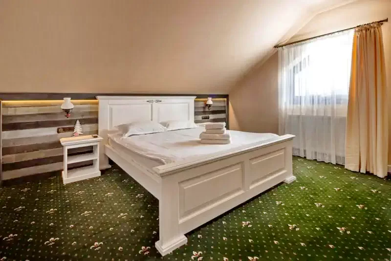 Zărnești Cazare | Motel (K1118-21) Imaginea poate fi supusă drepturilor de autor. Se recomandă contactarea titularului drepturilor.