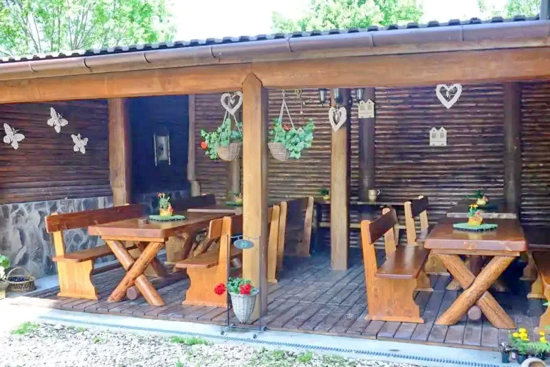 Zărnești Cazare | Motel (K1118-38) Imaginea poate fi supusă drepturilor de autor. Se recomandă contactarea titularului drepturilor.