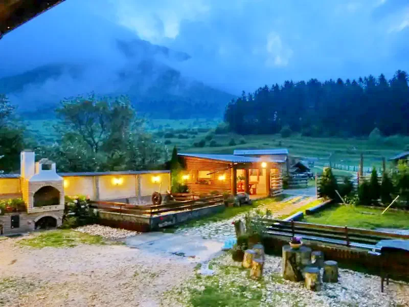 Zărnești Cazare | Motel (K1118-40) Imaginea poate fi supusă drepturilor de autor. Se recomandă contactarea titularului drepturilor.