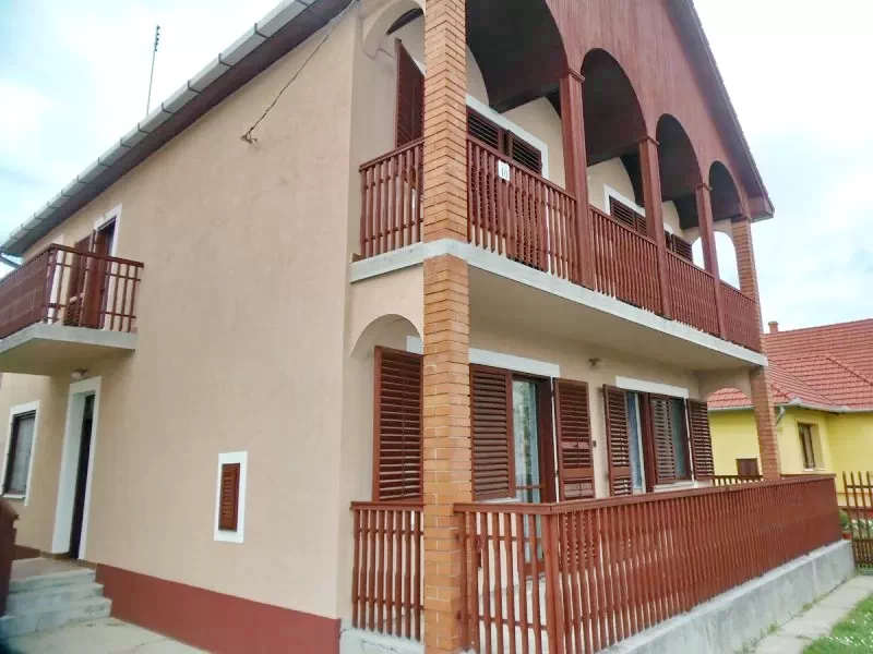 Hajdúszoboszló Cazare | Sat de vacanță (K0320-22) Imaginea poate fi supusă drepturilor de autor. Se recomandă contactarea titularului drepturilor.