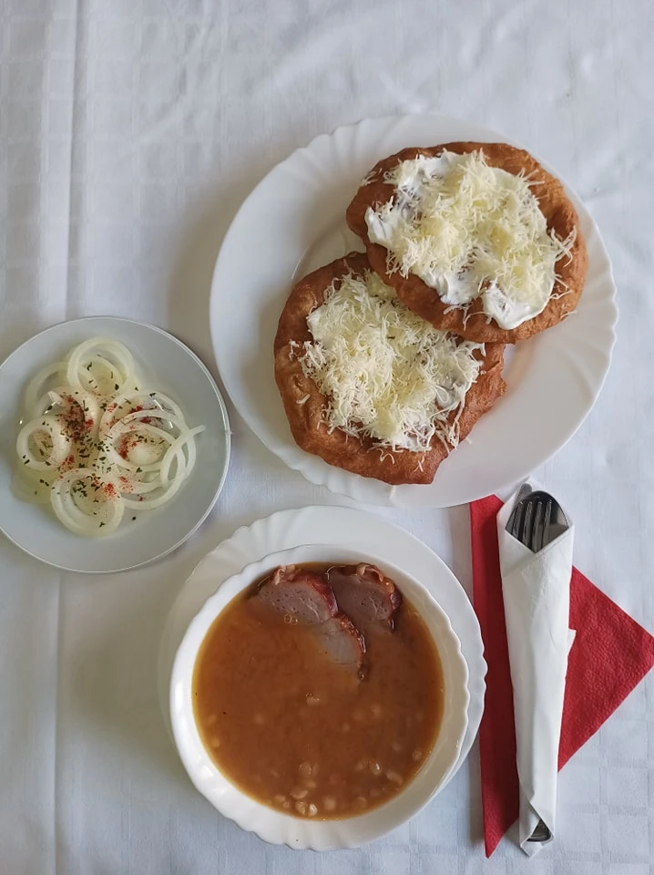 Miercurea Nirajului Cazare | Motel (K1014-26) Imaginea poate fi supusă drepturilor de autor. Se recomandă contactarea titularului drepturilor.