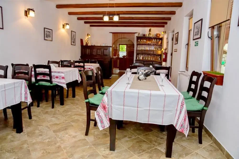 Torockó Szállás | Vendégház (K0346-2) A kép szerzői jogvédelem alatt állhat. Javasolt a kapcsolatfelvétel a jog tulajdonossal. Torockó Szállás | Vendégház (K0346-2) A kép szerzői jogvédelem alatt állhat. Javasolt a kapcsolatfelvétel a jog tulajdonossal.