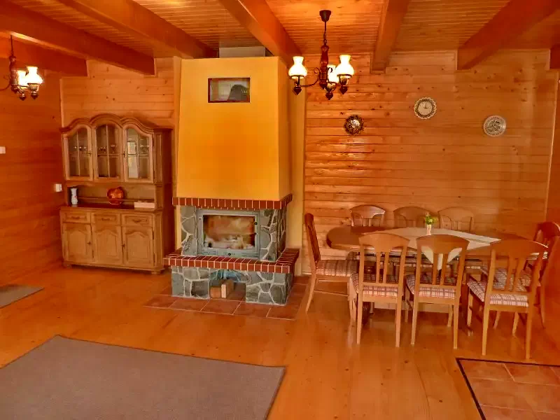 Sub Cetate Cazare | Sat de vacanță (K0716-11) Imaginea poate fi supusă drepturilor de autor. Se recomandă contactarea titularului drepturilor.