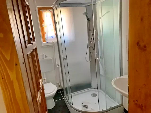 Tusnádfürdő Szállás | Bungalow (K0046-30) A kép szerzői jogvédelem alatt állhat. Javasolt a kapcsolatfelvétel a jog tulajdonossal.