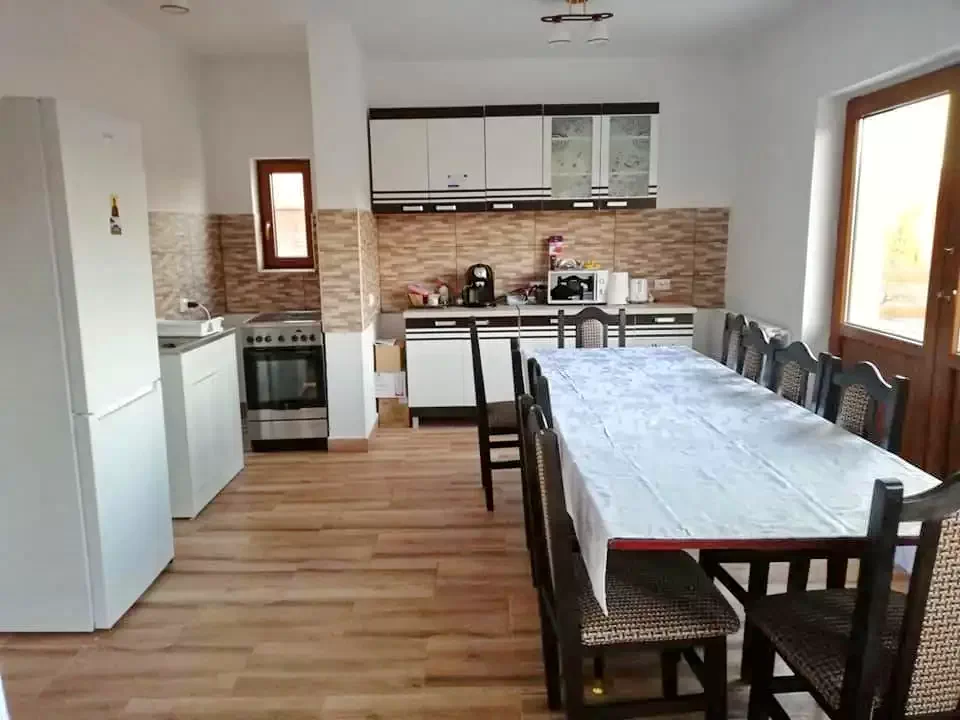 Beliș Cazare | Cabană (K0057-2) Imaginea poate fi supusă drepturilor de autor. Se recomandă contactarea titularului drepturilor. Beliș Cazare | Cabană (K0057-2) Imaginea poate fi supusă drepturilor de autor. Se recomandă contactarea titularului drepturilor.