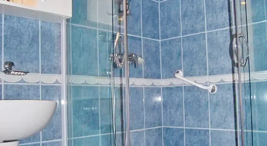 Jula Cazare | Pensiune turistică (K0041-11) Imaginea poate fi supusă drepturilor de autor. Se recomandă contactarea titularului drepturilor.