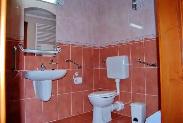 Cazare Gyula / Hőforrás Üdülőszövetkezet és Hotel. Imaginea poate fi supusă drepturilor de autor. Se recomandă contactarea titularului drepturilor.