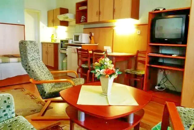 Jula Cazare | Hotel*** (K0041-23) Imaginea poate fi supusă drepturilor de autor. Se recomandă contactarea titularului drepturilor. Jula Cazare | Hotel*** (K0041-23) Imaginea poate fi supusă drepturilor de autor. Se recomandă contactarea titularului drepturilor.