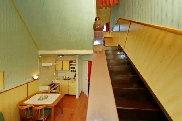 Jula Cazare | Pensiune turistică (K0041-29) Imaginea poate fi supusă drepturilor de autor. Se recomandă contactarea titularului drepturilor.