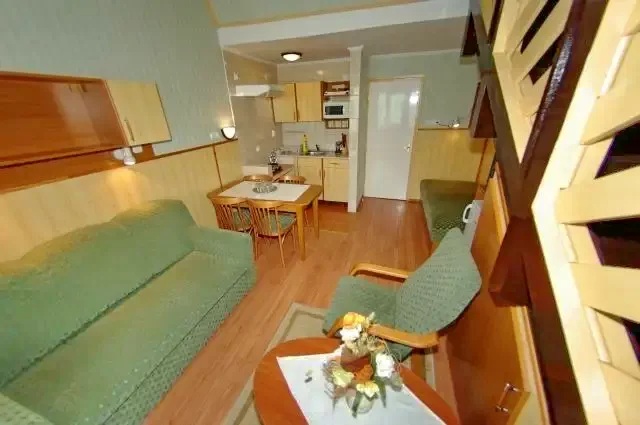 Jula Cazare | Hotel*** (K0041-33) Imaginea poate fi supusă drepturilor de autor. Se recomandă contactarea titularului drepturilor. Jula Cazare | Hotel*** (K0041-33) Imaginea poate fi supusă drepturilor de autor. Se recomandă contactarea titularului drepturilor.