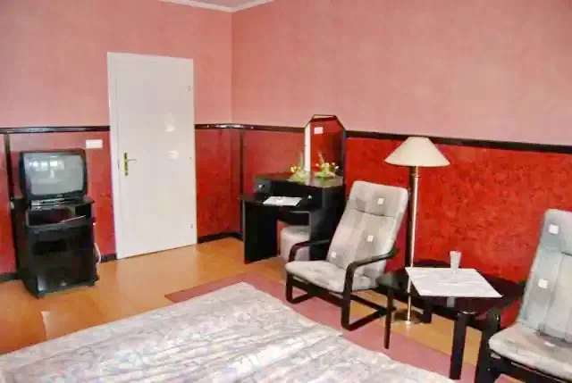 Jula Cazare | Hotel*** (K0041-36) Imaginea poate fi supusă drepturilor de autor. Se recomandă contactarea titularului drepturilor. Jula Cazare | Hotel*** (K0041-36) Imaginea poate fi supusă drepturilor de autor. Se recomandă contactarea titularului drepturilor.