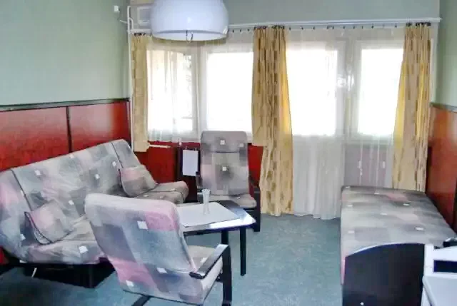 Gyula Szállás | Turisztikai panzió (K0041-47) A kép szerzői jogvédelem alatt állhat. Javasolt a kapcsolatfelvétel a jog tulajdonossal.